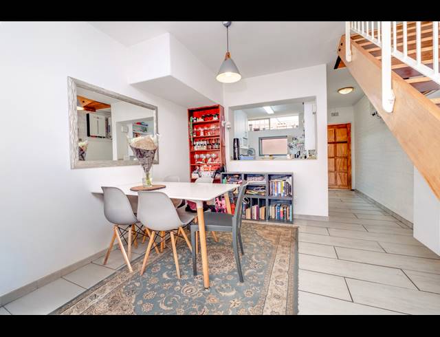 2 BEDROOM APARTMENT FOR SALE IN DARRENWOOD